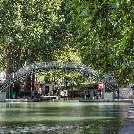 Charmant 2 Pieces Canal Saint Martin Апартаменты Париж